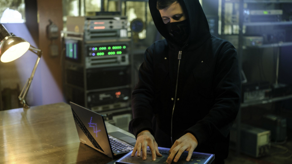 Alan Walker aláírásos ROG-relikviát szerezhetsz, ha szerencsés vagy kép
