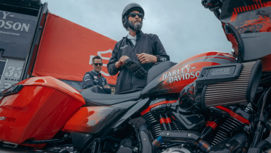 Keanu Reeves egy új, 110 000 dolláros Harley-Davidsonnal száguld – a cég történetének legerősebb motorja kép