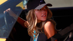 Sydney Sweeney és Michael Bay hozza el nekünk az OutRun filmet kép