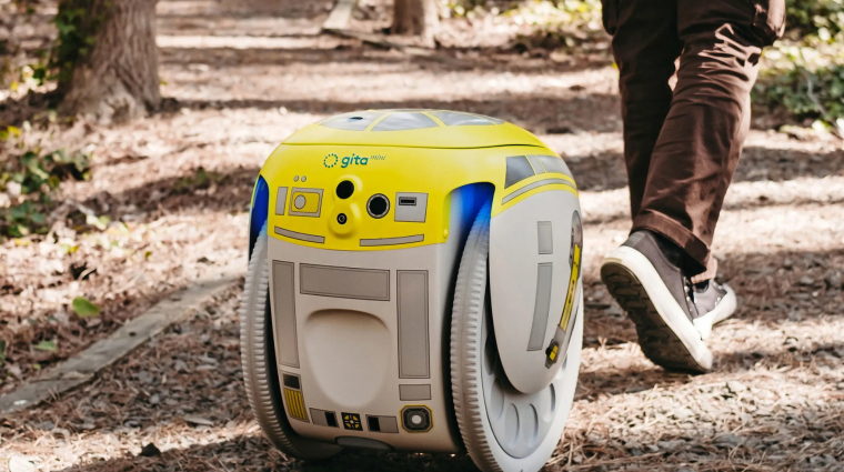 Ez a Star Wars droid bárhova követ téged kép