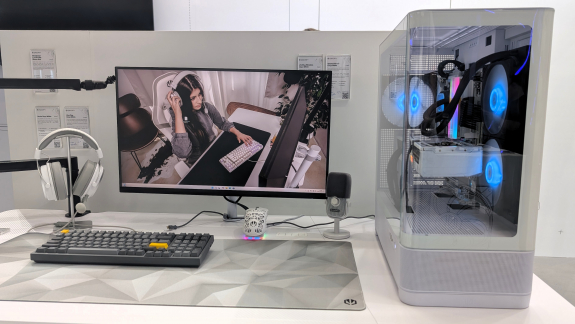 A hófehér gamer PC egyetlen árnyalata kép