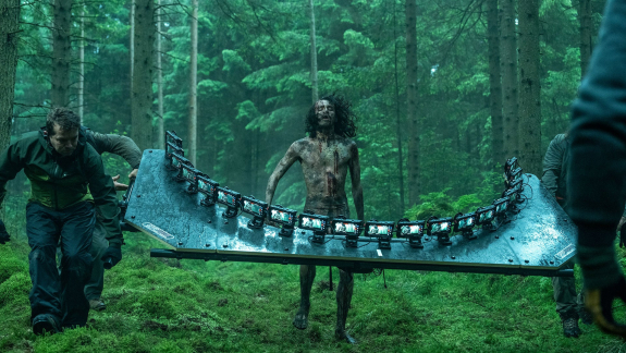 Danny Boyle stábja a 28 évvel később című zombis horror egyes jeleneteinek rögzítéséhez egyszerre 20 iPhone-t használt kép