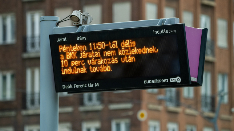 Ma tíz percre megáll Budapest bevezetőkép