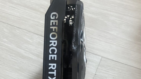 Lángra kapott egy RTX 4060 Ti kártya kép