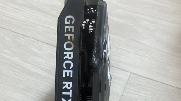 Lángra kapott egy RTX 4060 Ti kártya kép