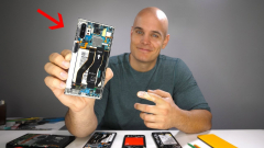 A YouTube egyik legnagyobb techvideósa lecseréli a Samsung telefonját a cég egyik alkalmazottja miatt kép