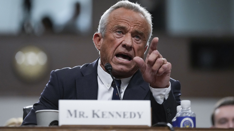 A Reuters szerint RFK Jr. kérésére törölt két kanyaróhalált a CDC a nyilvános adatokból kép