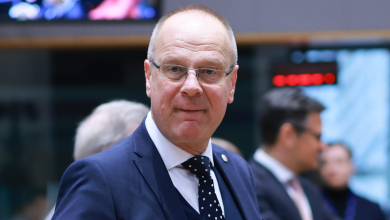Kínaiul és hollandul is beszél az AI Navracsics Tibor kép