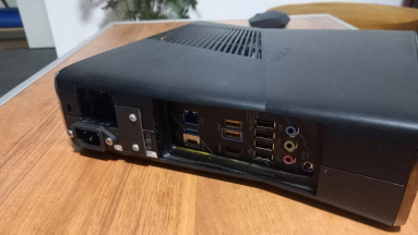 Minden idők legerősebb Xbox 360-ja valójában egy trükkösen összerakott gamer PC kép