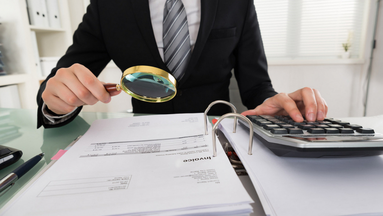 Furfangos módszerrel buktatja le a könyvelőket az adóhatóság kép