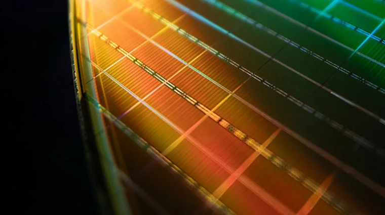 Áttörés a memóriában: megszületett a 120 réteges 3D DRAM kép