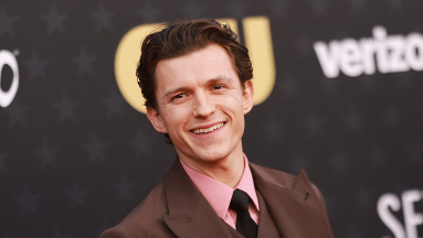 Tom Holland a Vasember 3. írójával közösen készít titokzatos thrillert, melynek csupán a beszédes címe derült ki kép