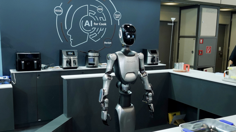 Jönnek a humanoid robotszakácsok, de egyelőre nem bíznánk rájuk a lecsót kép