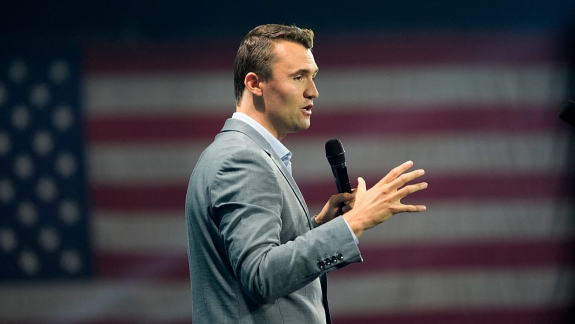 Elfogták Charlie Kirk gyilkosát, aki Helldivers 2 kombót vésett az egyik töltényre kép