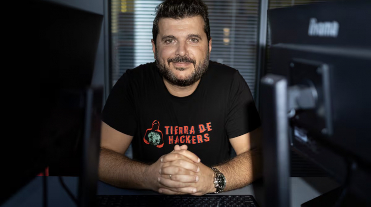 Ez történik, ha egy hacker barátnőjének a telefonját lopod el kép