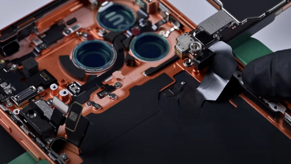 Mit fog csinálni az iPhone-ok árával, ha a Samsung kétszer annyiért adja a memóriát az Apple-nek? kép