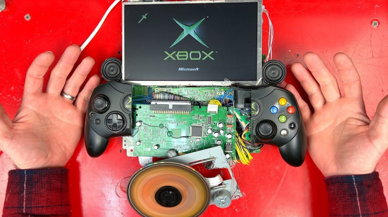 Hordozható Xboxot készített kézifűrésszel és ragasztóval egy YouTuber kép