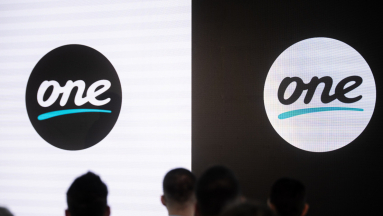 Ingyenes mobilnettel és tévécsatornával ünnepel a One Magyarország karácsonykor kép