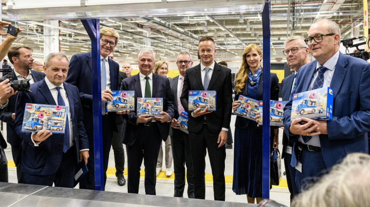 A LEGO jelentősen bővítette nyíregyházi üzemét, a gyár így a világ második legnagyobb LEGO-gyára lett bevezetőkép