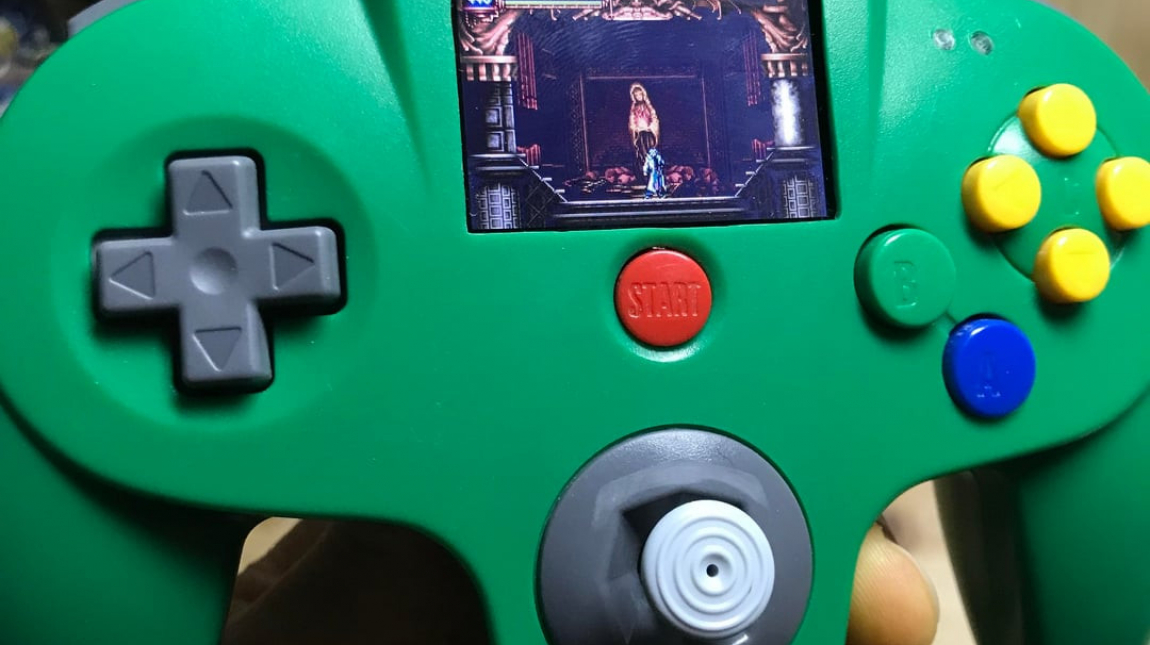 Ez a lelkes és elhivatott gamerpajtás átalakította az N64 kontrollerét egy működő Game Boy Advance-szé kép