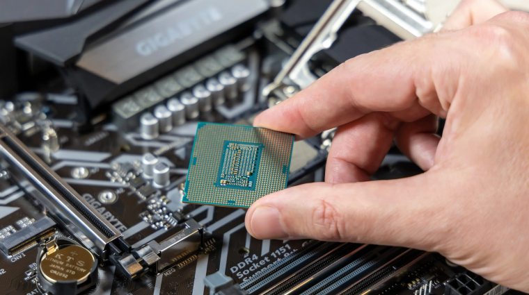 3 jel, hogy a CPU-dat kell lecserélni, nem a videókártyád kép