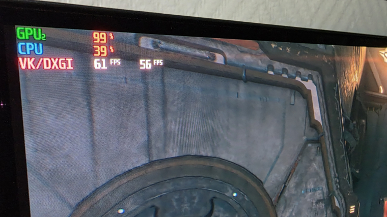 Itt szerencsére minden rendben van: a CPU dologzik, a GPU megszakad, az 1% érték pedig nem olyan rossz