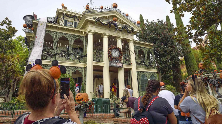 Elhunyt egy amerikai nő, miután rosszul lett a Disneyland kísértetkastélyában bevezetőkép