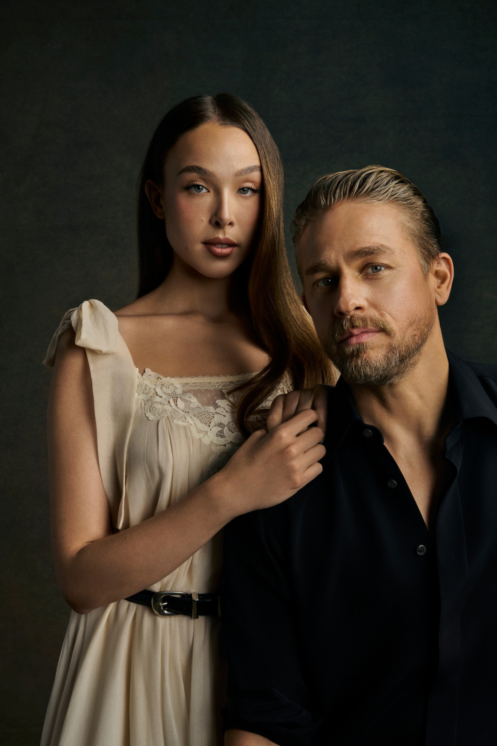 Ella Beatty és Charlie Hunnam