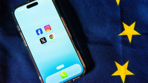 Görögország betiltja a közösségi médiát a 15 év alattiaknak kép