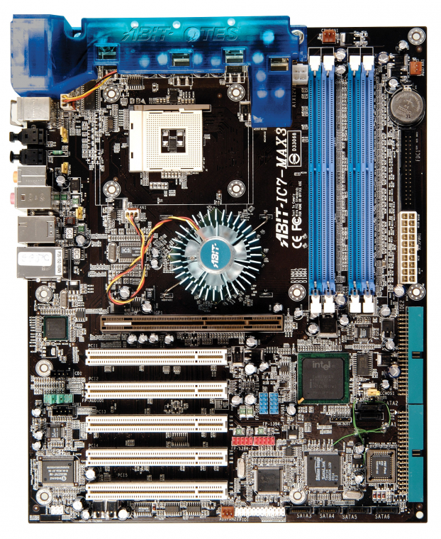 Intel 875P chipsetre épülő legendás tuninglap, fejlett BIOS-beállításokkal és OTES hűtőrendszerrel, amely a Pentium 4 Northwood és Prescott korszak kedvence volt