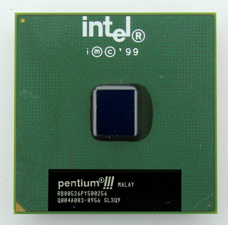 A 180 nm-es Coppermine magos CPU olcsón nyújtott csúcsteljesítményt, sok példány stabilan járt 1,5x magasabb órajelen