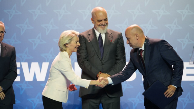 Zöld utat kapott a 4iG, hogy összekösse Afrikát, a Közel-Keletet és a Nyugat-Balkánt az EU-val kép