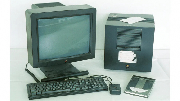 A számítógép, ami megelőzte a korát – 37 éve mutatták be a NeXT Computert kép