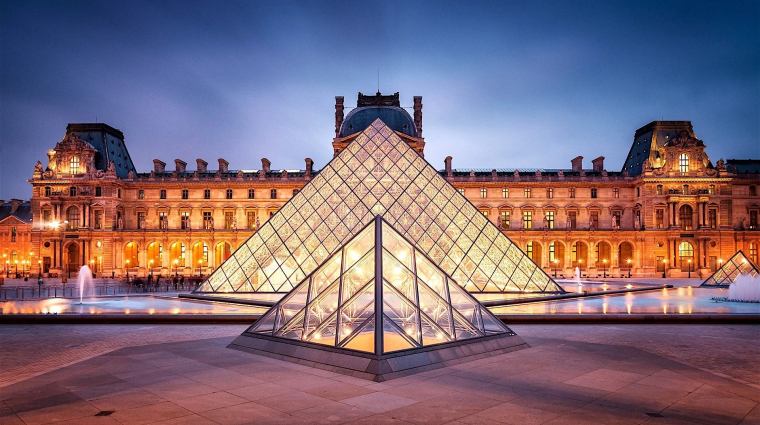 Kirabolták a párizsi Louvre-t bevezetőkép