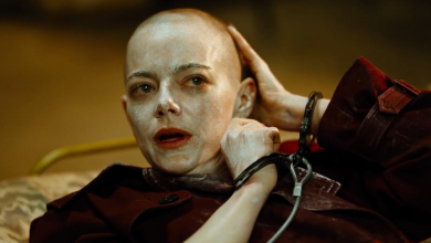 Premier előtt nézheti meg Emma Stone új filmjét, aki kopaszon érkezik az eseményre kép