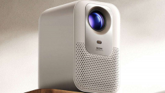 Extra fényerővel érkezik a Xiaomi Redmi Projector 4 kép