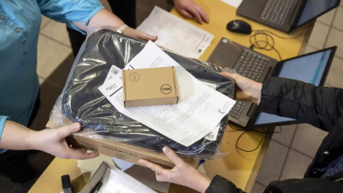 Dobozban porosodó álmok – így bukott el a digitális oktatás Magyarországon kép