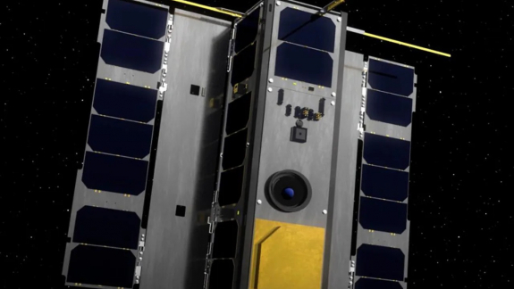 A hét győztese a programozó, aki egy műholdon futtatta a Doomot kép