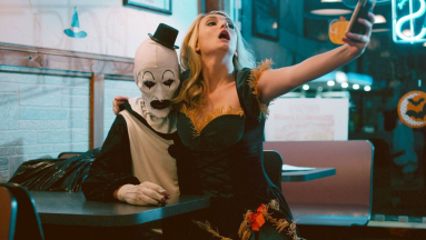 Egy horrorfilm színésznője azért perel, mert beleegyezése nélkül filmezték meztelenül és még lógnak is neki kép