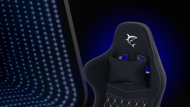 A White Shark komoly vihart kavar a PlayIT-en, itt a gamer felszerelések új generációja fókuszban