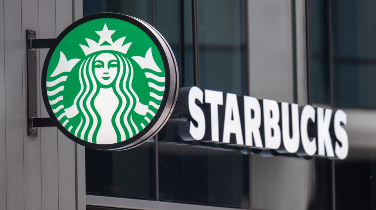 Tömegőrületet váltott ki Amerikában a Starbucks új mackós bögréje bevezetőkép