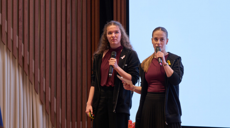 Nagy sikert arattak a magyar diákok Milánóban, a Samsung nemzetközi innovációs versenyének győztesei között az Én Hormonom csapat kép