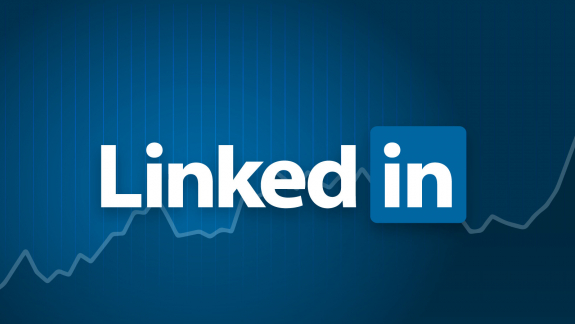 Kémkedik utánunk a LinkedIn egy új jelentés szerint kép