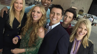 20 év után láthatja a közönség a Jóbarátok-spinoff még soha nem sugárzott részeit kép