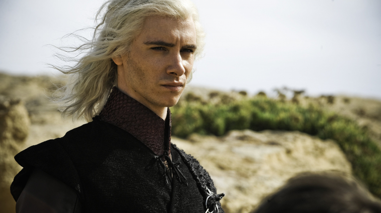 A Trónok harca színésze alakítja George Martint a The Beatles filmben bevezetőkép