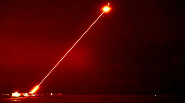 A brit flotta lézerrel lő le 400 mph-s drónokat, egy lövés mindössze 13 dollárba kerül kép