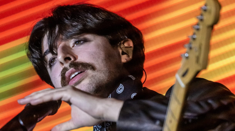 A Carson Coma fejet hajtott a Nobel-díjas Krasznahorkai Lászlót is legyőző Ákos előtt bevezetőkép