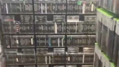 Ismerkedjetek meg a sráccal, akinek 12 ezer játék díszíti a szobáját kép