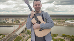 Amikor a Wikipédia visszaszól a művésznek: így oktatta a Wiki szerkesztője a Hiperkarma alapítóját saját szócikke kapcsán kép