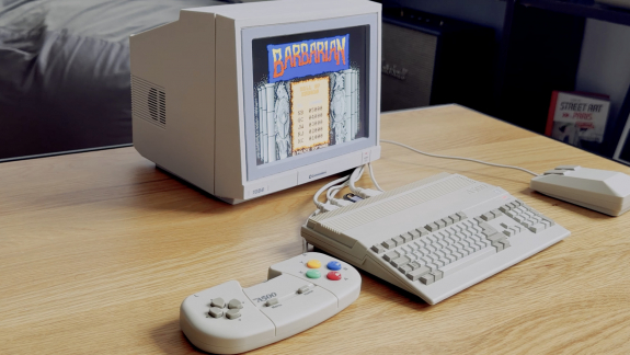 Hősünk a modder, aki nyomtatott magának egy retro Commodore monitort kép